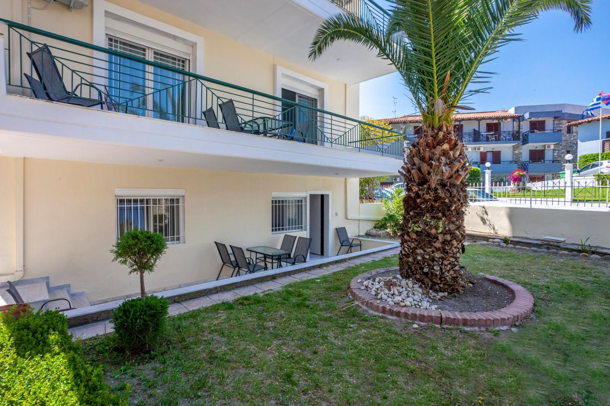 Aris Luxury Apartments Pefkochori Exterior photo